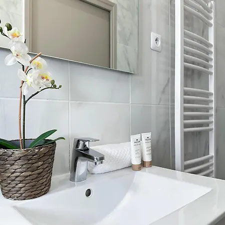 Appartamento Spacious In Saint-germain-des-pres Parigi