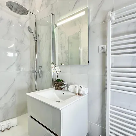 דירה Spacious In Saint-germain-des-pres פריז
