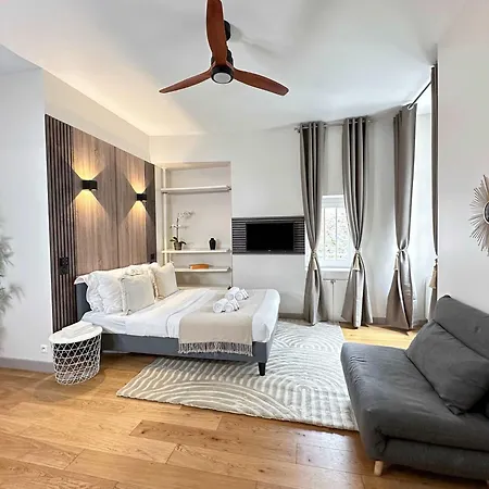 Spacious In Saint-germain-des-pres Parigi